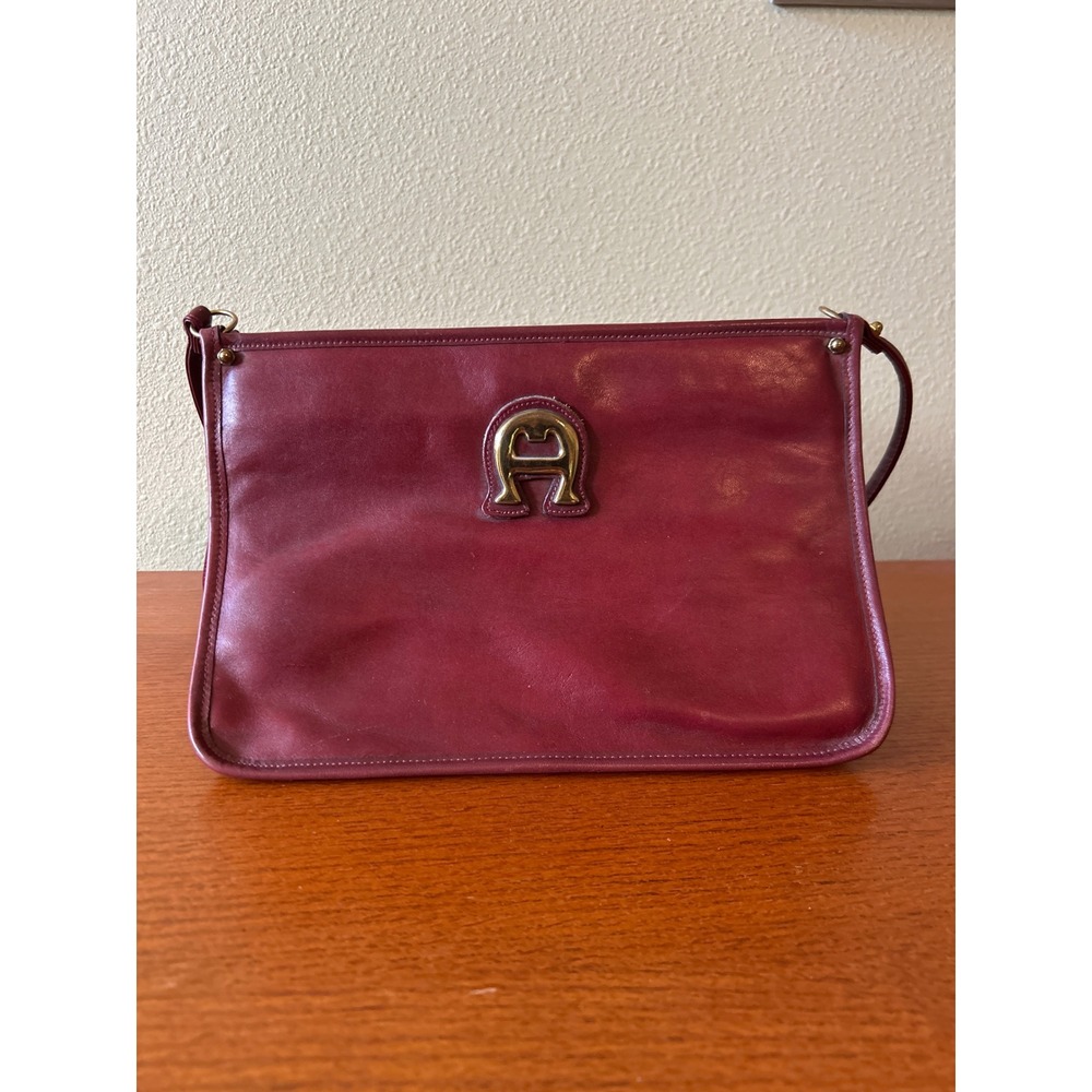 Vintage Etienne Aigner Oxblood Leather Crossbody Bag Gold Logo Hardware Burgundy